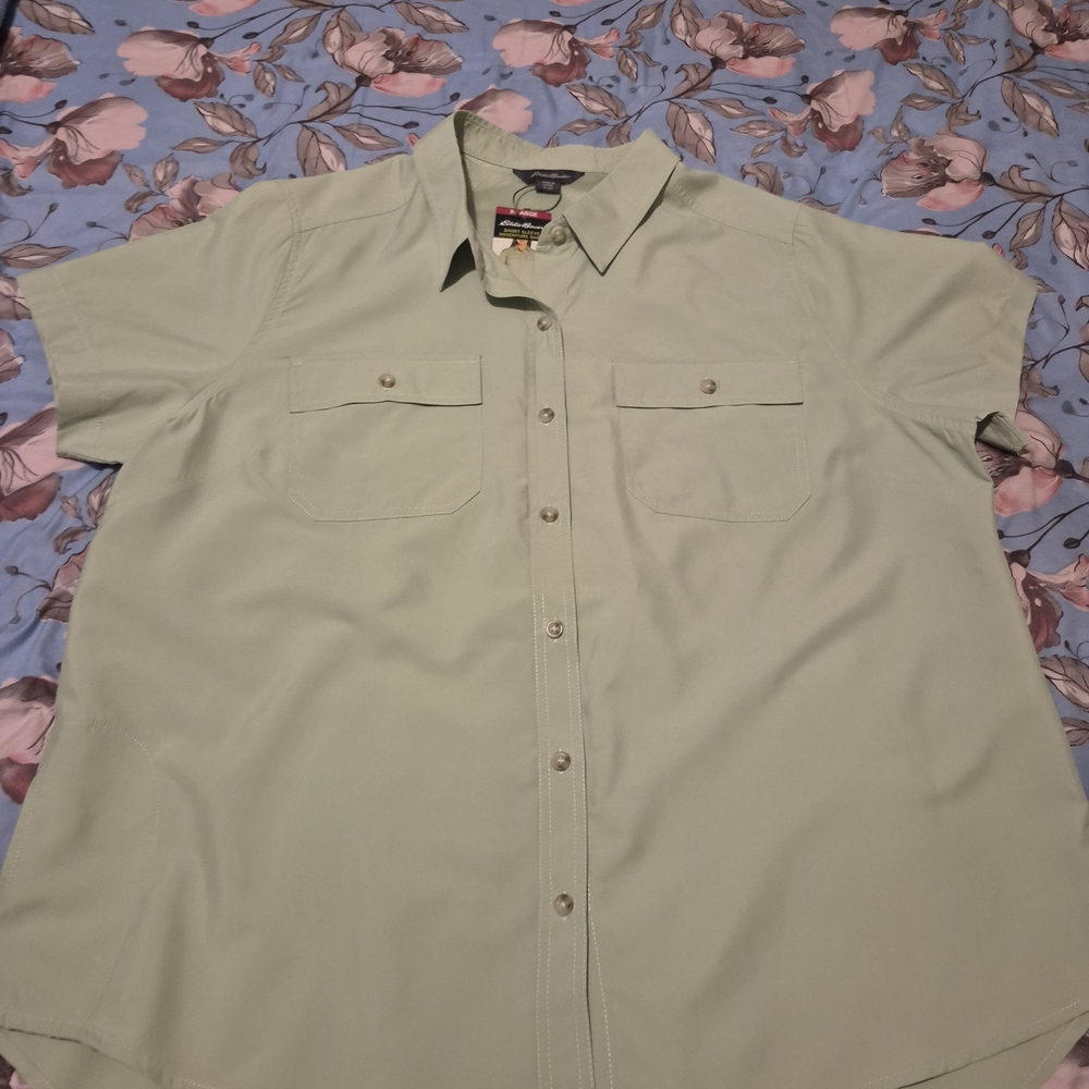 Eddie Bauer Light Sage Green Short Sleeve Button-Down Shirt